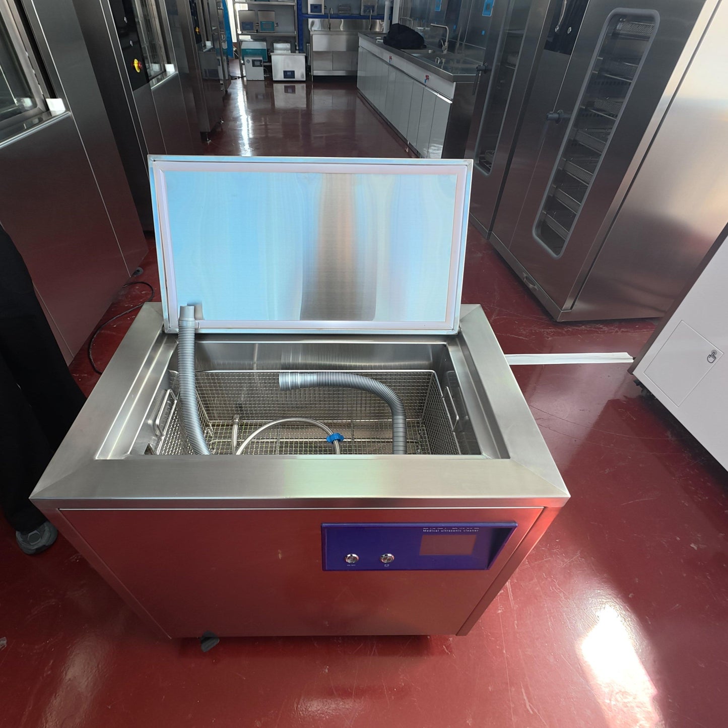 High-Capacity Vertical Ultrasonic Washer – Advanced Cleaning for Hospitals & Labs