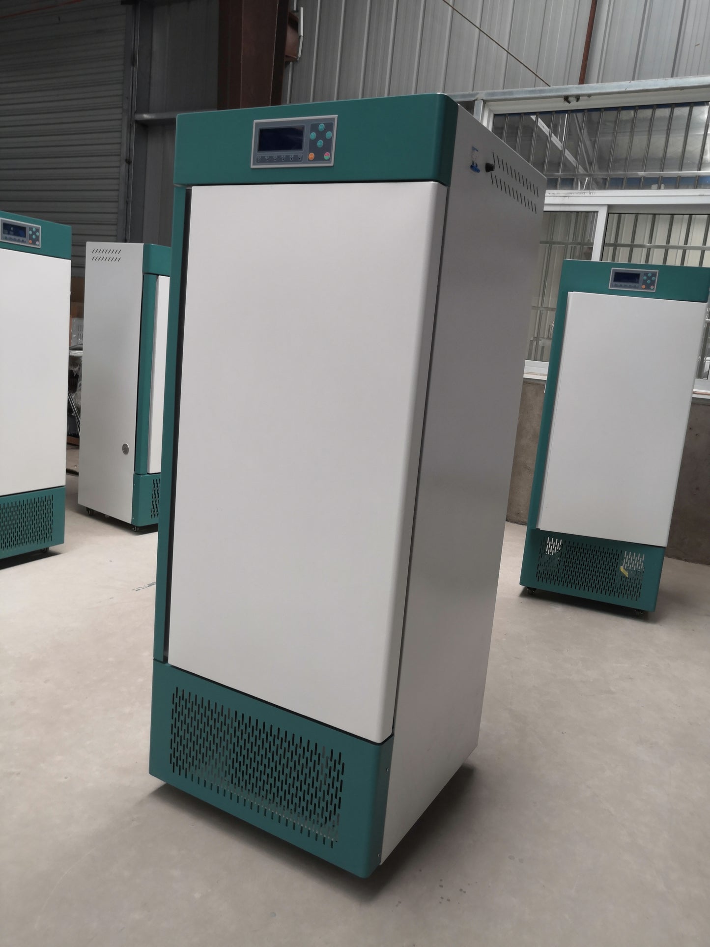Incubadora de iluminación totalmente automática de 300 litros SD-P300